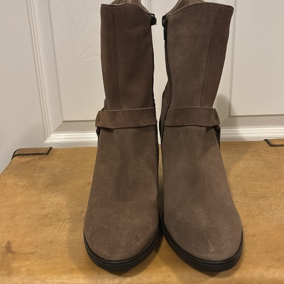 NWOT Women’s leather boots yokono size 9 - Picture 4 of 9